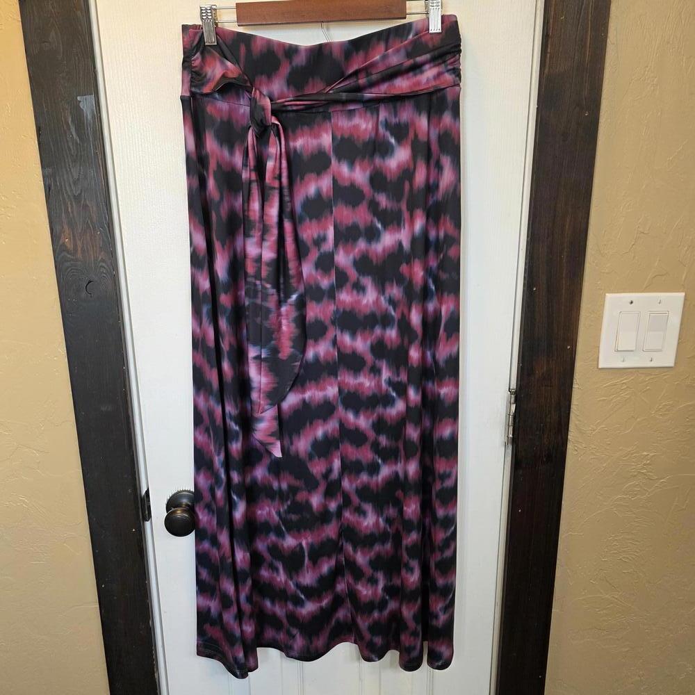 Kimi & Kai Women's Maxi Skirt with Tie Waist in Black and Purple Pattern- S